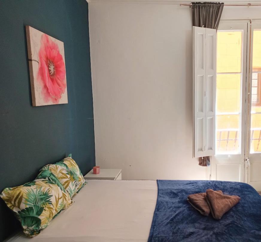Bed and Breakfast Banys Nous R2 Барселона Экстерьер фото