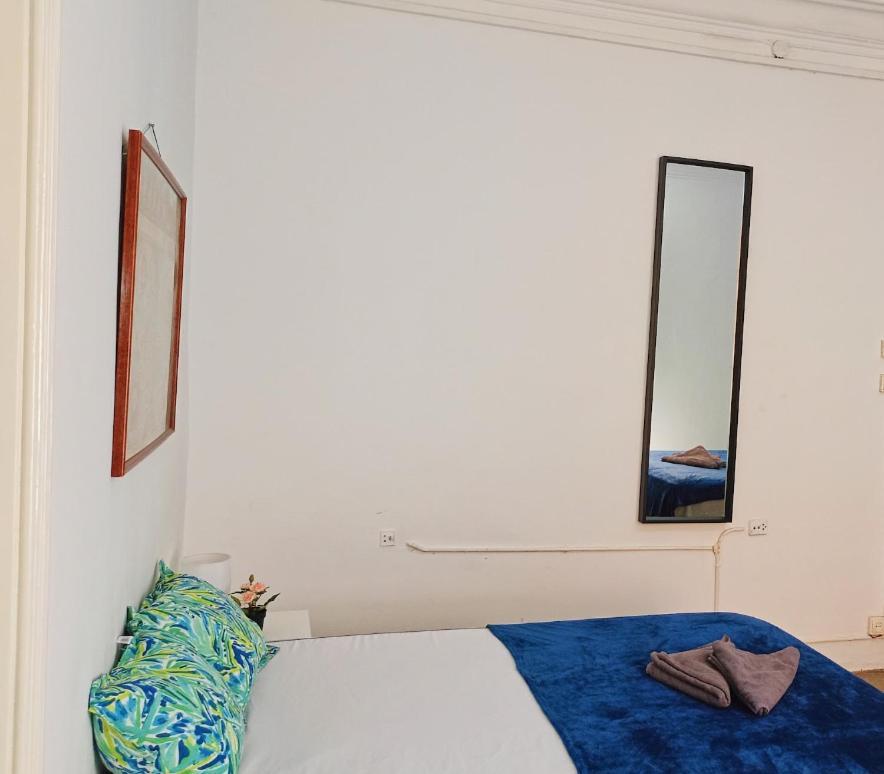 Bed and Breakfast Banys Nous R2 Барселона Экстерьер фото